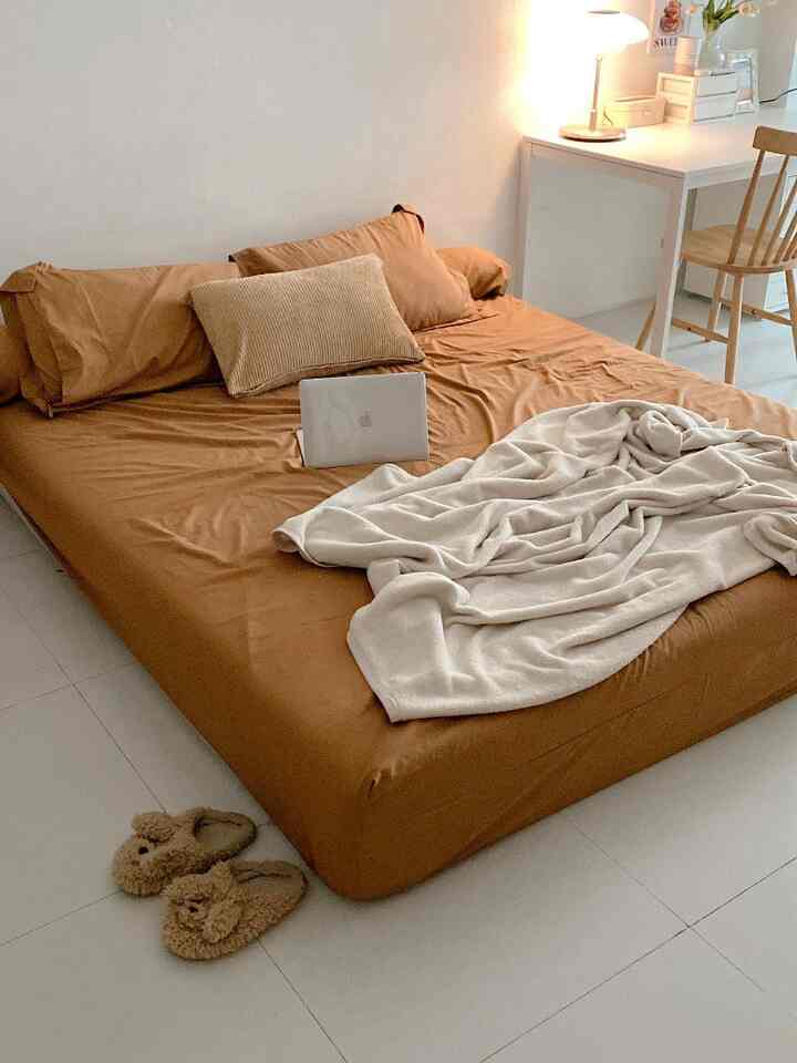 Sementara tidur disini dulu karena lagi renovasi :) #kamartidur #rumahminimalis #kamarnyaman #cozyroom #cozyvibes #homeinspo #kamarminimalis