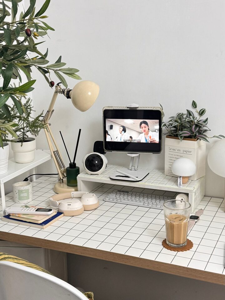 short form carousel card thumbnail