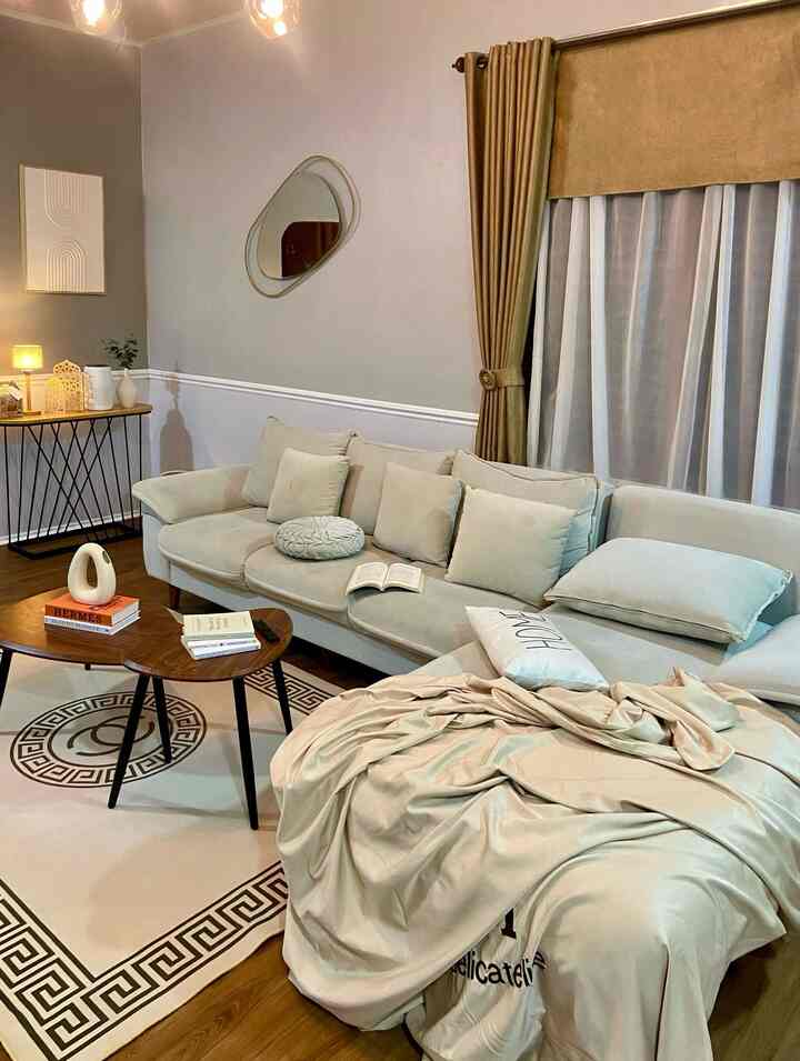 Pernahkah kamu ketiduran di sofa sampai pagi? Itulah yang terjadi padaku tadi malam.

#fallasleep #livingroom #livingroomminimalis #livingroomiddea #livingroomdecor #openspacelivingroom #longing #rumahtanpasekat #ruangtamuminimalis #ruangtamumodern #sofaminimalis #lifestyle