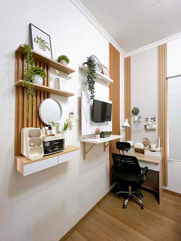 Spot kerja mungil ✨

Ruang kerja mungil yang kami desian sangat simple yang terletak di pojok kamar, kami dekor menggunakan wallboard dan wallpanel, di tambah meja kerja dan kursi kerja tidak lupa tambahin tanaman artifisial berearna hijau.

#RuangKerja #DesainRuangKerja #mejakerja #wallboard #wallpanel #warnacatrumah #InspirasiRuangKerja