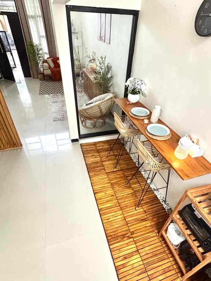Top 5 best buy :
1. Decking tile kayu : bikin rumah tambah cakep dengan aksen lantai kayu 🪵
2. kursi rotan bulat : kursi santai yang nyaman banget, dan rumah jadi lebih homey ☺️
3. lemari buffet : barang-barang yang semula berantakan sekarang bisa rapi dan tertutup, looknya cakep dan bisa buat naruh pajangan estetik✨❤️
4. Sofa ruang tamu : rangka sofa yang terbuat dari kayu jati bikin looknya cocok banget sama konsep rumah 
5. sink granit : material granit oke banget dan looknya sangat elegan✨🫶🏼

#LantaiDeckingTile #KursiBarRotan #Top5BestBuy #RekomendasiProduk #AmbassadorPick