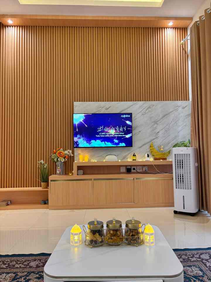5 best produk di rumah kami yaitu : 1. Kris air cooler ( bisa di pindahkan ke ruangan mana aja, lebih savety buat anak2 juga ), 2. Troli susun serbaguna bisa buat taruh cemilan dll, 3. Karpet bahan polyester, 4. Rak informa buat naruh koleksi anak2, 5.rak mesin cuci #warnacatrumah #top5bestbuy #serbaguna #rekomndasiproduk #Ambassadorpick