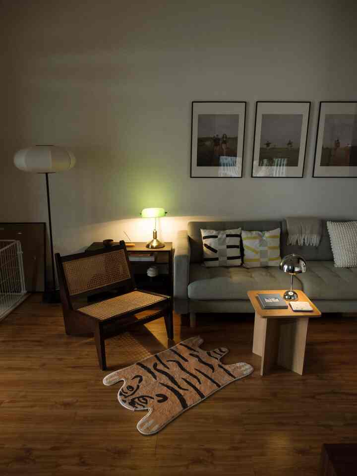 Rumahku makin estetik karena 5 barang ini!✨
Ini list beberapa barang terbaru yang aku beli buat rumahku, dan efeknya bisa kaya segininya loh
🩶 Lampu meja silver — bikin suasana rumah jadi makin hangat dan tenang
🧴 Botol minyak kaca — modelnya estetik, praktis, dan anti kemasukan hewan kecil
🟤 Talenan — model garis-garis, jadi kalau basah ga berantakan ke top table
🔴 Lampu meja sowden — wishlist banget punya lampu ini, modelnya lucu, warnanya lucu, cakep banget buat di mana aja
🎨 LED Strip — tambah aksen buat rak dan warnanya bisa disesuaikan sama mood aku
🟤 Rak gantung — pas banget buat coffee corner aku, barang-barang jadi tertata rapi
Semua barang ini bikin rumah lebih nyaman dan kegiatan lebih praktis. Kalau kamu, apa barang favorit kamu bulan ini? Share juga yuk!

#lampumeja #botolminyak #talenan #ledstrip #rakgantung #top5bestbuy #rekomendasiproduk #ambassadorpick