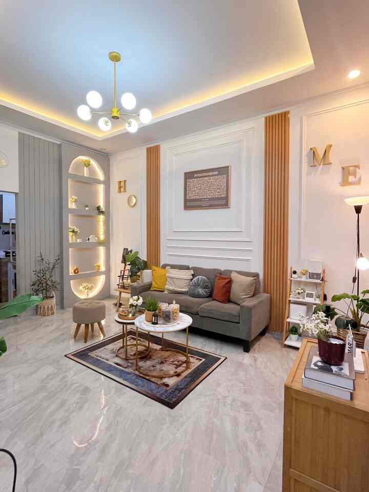 5 barang baru di rumah ini ✨

1. Karpet lantai abstrak, salah satu tips agar tuang tamu terlihat esterikcdengan menggunakan karpet yang sesuai dengan tema ruangan.

2. Cabinet TV floating, selain tampilan nya yang estetik, kabinet tv ini memiliki finishing kayu yang sangat halus dan berbahan material kayu yang kuat dan kokoh dengan warna white wood bikin tampilan makin estetik.

3. Vacum cleaner, ini best buy banget di bulan ini dengar harga yang sangat affordable tapi memiliki daya hisap yang sangat kuat dan yang aku suka vacum ini bisa sekaligus buat ngepel.

4. Rak susun besi 2 tingkat, rak ini muktifunsi banget bisa di jadikan rak buah atau pun rak kue seperti ini.

5. Toples kue set, selain desain nya estetik toples ini bisa menyimpan wadah makanan uang terdiri dari 4 toples beserta tatakan nya dengan harga nyabyang sangat affordable.

Yukk share juga benda favorti kamu dirumah bulan ini🤗

#Top5BestBuy #RekomendasiProduk #AmbassadorPick #RuangTamuMinimalis #KarpetLantai #KabinetTvFloating #VacumCleaner #ToplesKiara #RakSusunTingkat