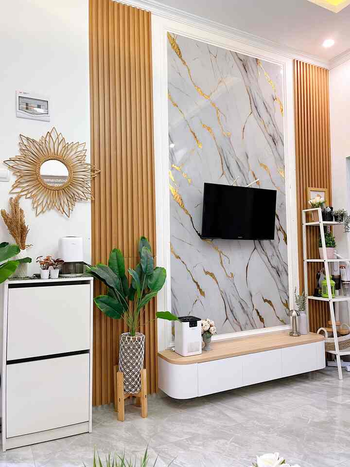 Inspirasi Backdrop Tv ✨

Backdrop tv sederhana yang kami DIY sendiri menggunakan wallpanel dan upvc marmer, untuk kabinet tv nya kami gunakan rak tv floating agar memberikan kesan luas dan mudah untuk membersihkan area bawah nya.

Semoga menginspirasi 🤗

#RuangTv #RuangKeluarga #InspirasiBackdropTv #KabinetTvFloating #Wallpanel #UpvcMarmer