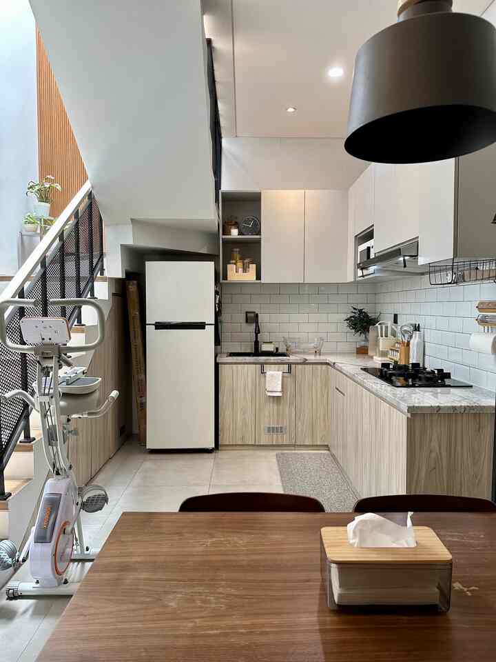 Simple, clean and minimalist ✨✨✨
#kitcheninspo
#inspirasidapur
#homedecor
#dekorasidapur
#dapurkecil
#rumahcluster
#modernindustrial
#rumah72m2