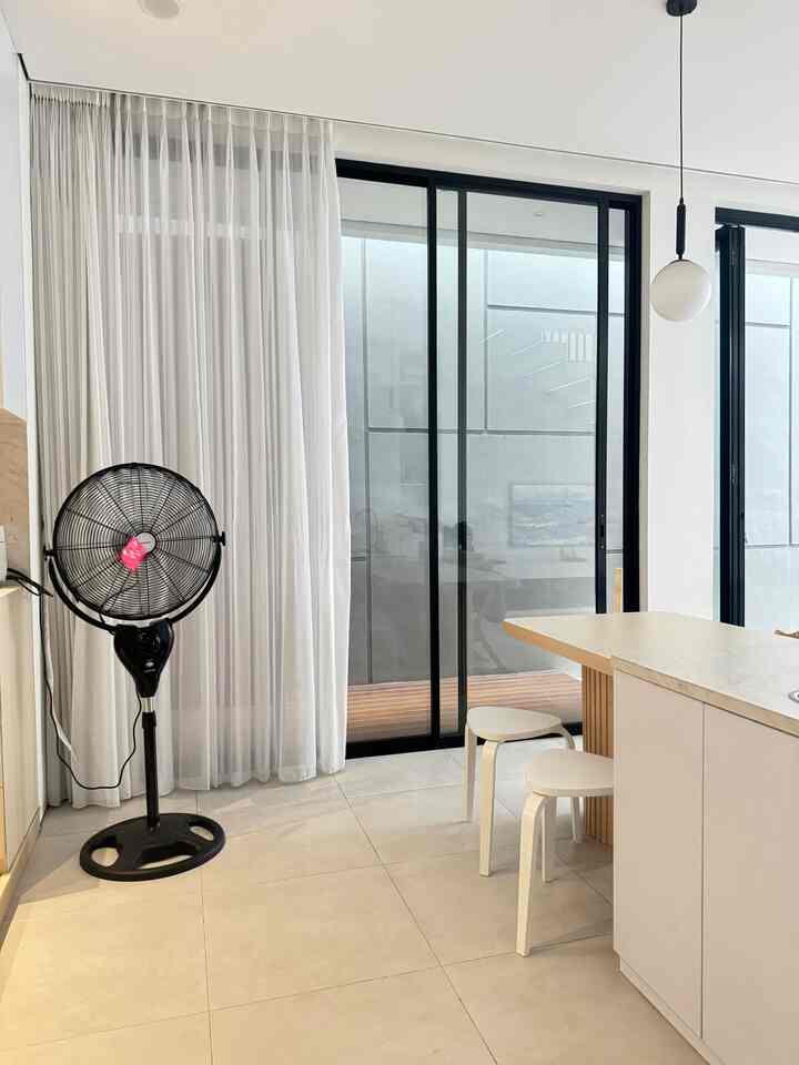 Top 5 Best Buy
1. Stool IKEA Kyrre, stool ini cocok banget ditaro di meja makan ku warnanya sesuai sama kabinet sink di meja makan dan yang terpenting aku mendapatkan di harga 50% nya💰💰

2. Rak Gantung Putih, rak ini menggantung di atas sink cuci piring dapur. Berguna banget sebagai extender rak cuci piring yang efektif selain piring cepet kering dan juga tidak memakan space di atas kabinet dapur

3. Karpet, saat menyambut lebaran aku menyempatkan diri membeli karpet untuk menyambut keluarga besar berkumpul

4. Rak sepatu, rak sepatu tertutup ini membuat rumah dan pintu masuk menjadi lebih rapi

5. Sundso, lemari outdoor. Ini lemari serbaguna yang digunakan untuk diluar rumah bisa diisi barang apa aja, kalau aku pake buat menyimpan helm

#Top5BestBuy #RekomendasiProduk #AmbassadorPick
#dekorasirumah #barangdekorasi
#topbuylist #worthtobuy #worthit #buyinglist 