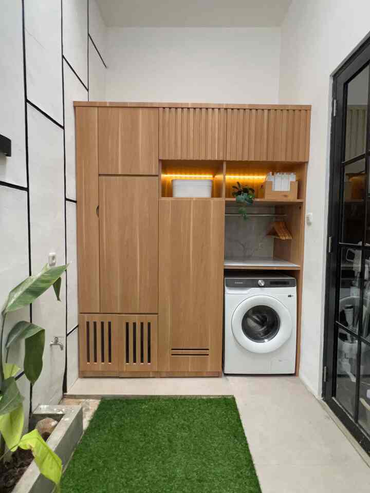 My New Laundryroom setelah dimkaeover custom kabinet. Ukurannya 2x2 meter untuk kabinetnya tentu aku sesuaikan dengan kebutuhan laundryku

#laundryroom #kabinetlaundry #mesincuci #servicearea #jemuran #inspirasilaundryroom #laundryroomidea #laundryroominspo #hpl #multiplek