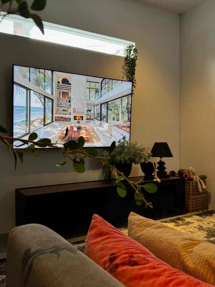 Hi haii this is the Best buy product in the TV room, click on the photo 🫶🏻 

#bumitimi #top5bestbuy #rekomendasiproduk #ambassadorpick #livingroom #ruangtamu #karpet #rugs