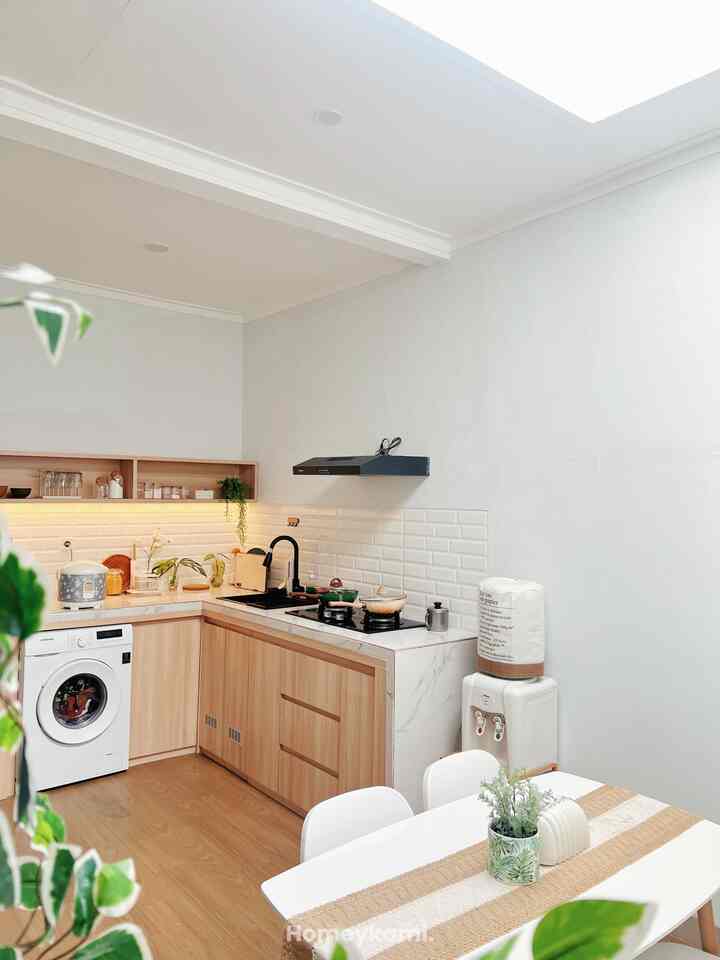 Ini Top 5 best buy di kitchen Homeykami 😍
Printilan rumah dengan nuansa white wood/cream selalu jadi favorit.
Gimana menurut tetangga online? Suka dengan printilan white and cream juga?


#kitchensetminimalis #hpltaco #toplesikea #multitalenan #tablerunner #mesincucifrontload #top5bestbuy #rekomendasiproduk #ambassadorpick 