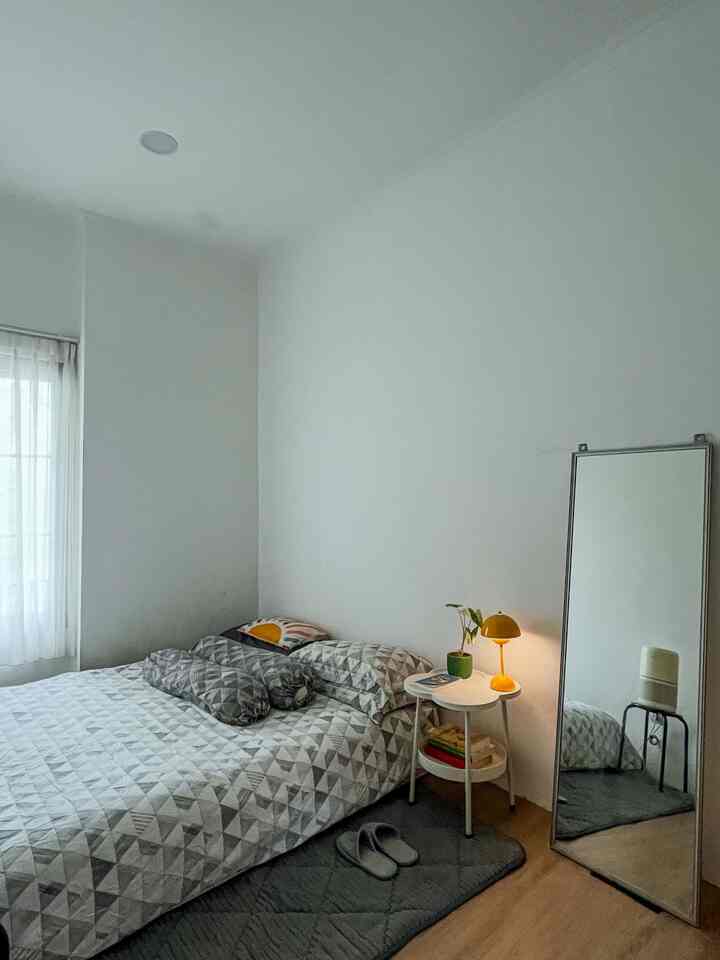 Postingan kali ini adalah ruang-ruang favorit di rumah M&A, yaitu: Bed Room, Kitchen + Dining Room, Living Room, dan Bathroom.
#SudutFavorit #RuanganFavorit #KamarTidurMinimalis #KitchenandDining #KamarMandiMinimalis #RumahTanpaSekat #RumahOprnSpace