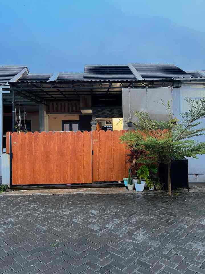 Fasad rumah yang bikin lebih privasi , dasarnya orang yang introvert yah 🤭

#fasadrumah #fasadrumahminimalis #Rumah #rumahkecil #rumahminimalis #pagarlistplank #pagarminimalis