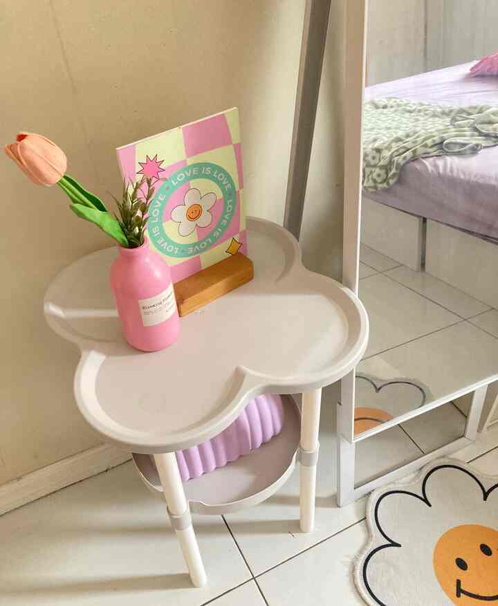 cuma mau sharing nemu meja mini aesthetic, lucu banget (⊃｡•́‿•̀｡)⊃ #roomdecor #bedroom #mejanakas