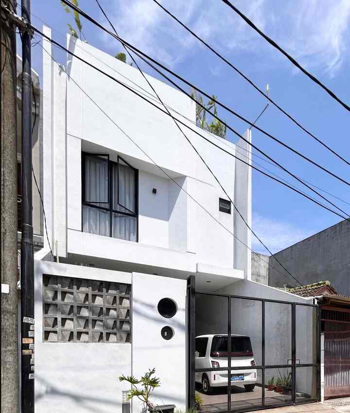 ✨Life is a process

Slide 1- eksterior ini sederhana tapi membanggakan bagi kami. Karena merupakan hasil dari tabungan dan juga diskusi panjang.

Slide 2- Area favorit yaitu warm ambience dari lighting open space living dan dining di malam hari

Slide 3- Area dinding bata void di tengah rumah . Selain dekoratif dan menjadi focal point, area kecil ini sangat fungsional menjadi penerangan alami di pagi sampai sore

Slide 4- Akses tangga servis dengan aksen dinding lengkung yang fungsional dan hemat space

Slide 5- Wastafel yang diposisikan diluar sangat fungsional untuk cuci tangan sehari hari dan sehabis dari kamar mandi tamu. Lemari di sebelahnya juga kami tambahkan rak dan papan gantung yang berfungsi untuk menyimpan perlengkapan dan perintilan servis.

Slide 6&7- Foto rumah kami sebelum direnovasi total. Karena kondisi struktur dan kebutuhan ruang yang tidak memadahi maka terpaksa harus dibongkar.

#MiniHouseTour #CeritaRumahku #PerjalananRumah #RumahMinimalis #EksteriorModern #LampuHias #InspirasiFasad #EksteriorRumah #WastafelTerazo #LemariPenyimpanan #TanggaPutar #Skylight #Dindingbata #RenovasiTotal