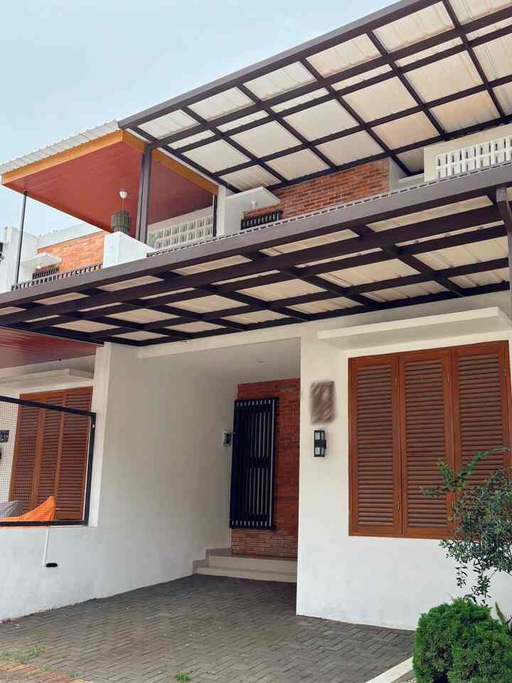 🏡 Transformasi rumah casazenna 

✨ Definisi rumah impian, pertama kali liat cluster ini langsung jatuh cinta sama fasad rumahnya.

🛋️ Area paling aku suka dirumah ini adalah area open space, dimana living room, dining room, & kitchen menyatu jadi berasa luas.

✨ Setiap sudut mayoritas beraksen kayu sesuai dengan tema rumah japandi.

🪨 Looks rumah yang awalnya polosan & kosong terutama area tengah. Berubah total setelah ada furniturnya. Homey & cozy.

#FasadRumah #RumahJapandi #TamanMinimalis #Kanopi #OpenSpaceHouse #RumahOpenSpace #RumahBali #Cluster #MiniHouseTour #CeritaRumahku #PerjalananRumah