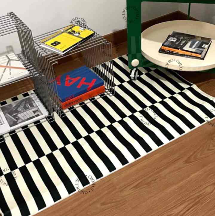 monochrome stripes loop pile rug