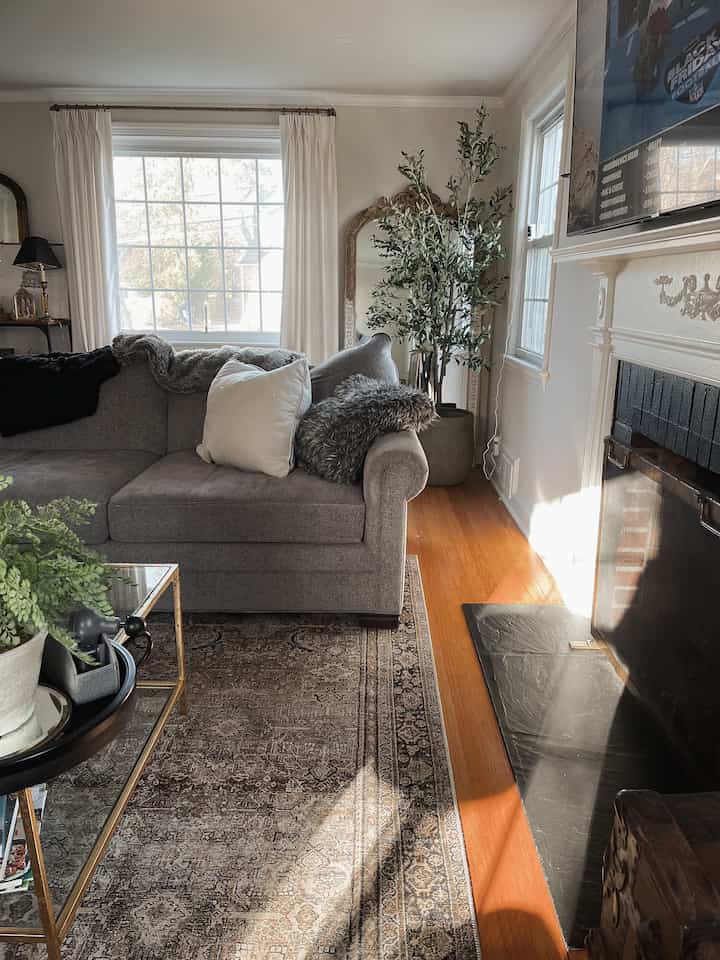 Morning coffee with this view #livingroom #antiques