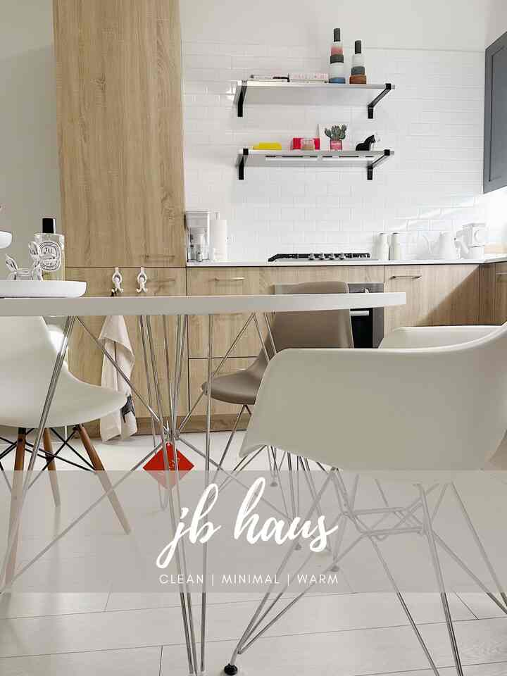 Where I spend the most time 
#jbhaus #ohousetoday #chicago #minimal #kitchen