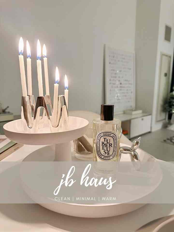 I strive toward the light 🕯️⭐️🤍 #jbhaus #ohousetoday #dining #chicago 