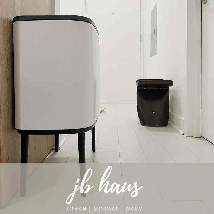 <span data-sheets-root="1" style="color: rgb(0, 0, 0); letter-spacing: normal; font-size: 10pt; font-family: Arial;">Complementary 🤍🖤 #jbhaus #ohousetoday #brabantia #vitra&nbsp; #chicago<br></span>