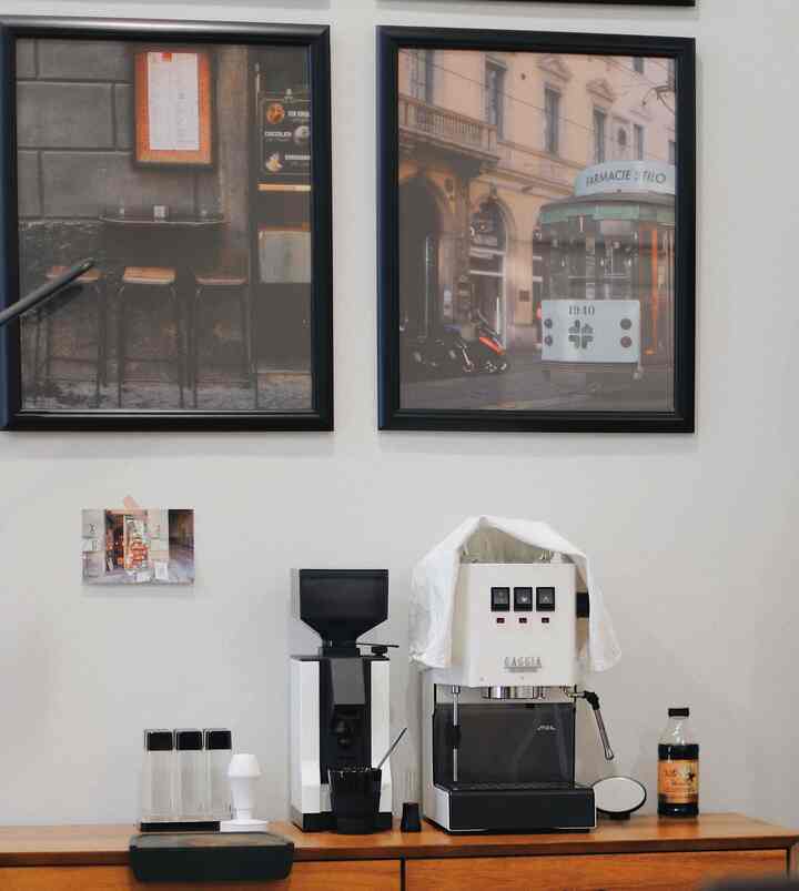 Favorite time of the day: coffee time ☕️ 
#coffeebar #espressobar #coffeetime