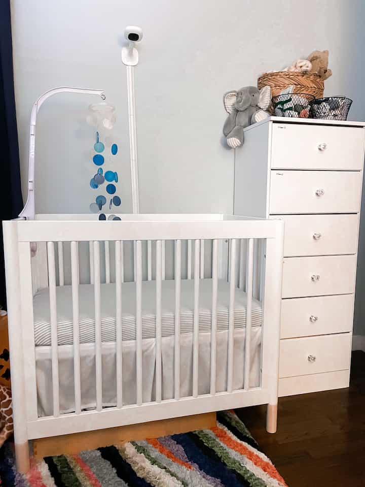 Our temporary nursery 💕 for now, baby is in a corner of our room. #nursery #baby #smallhouse 