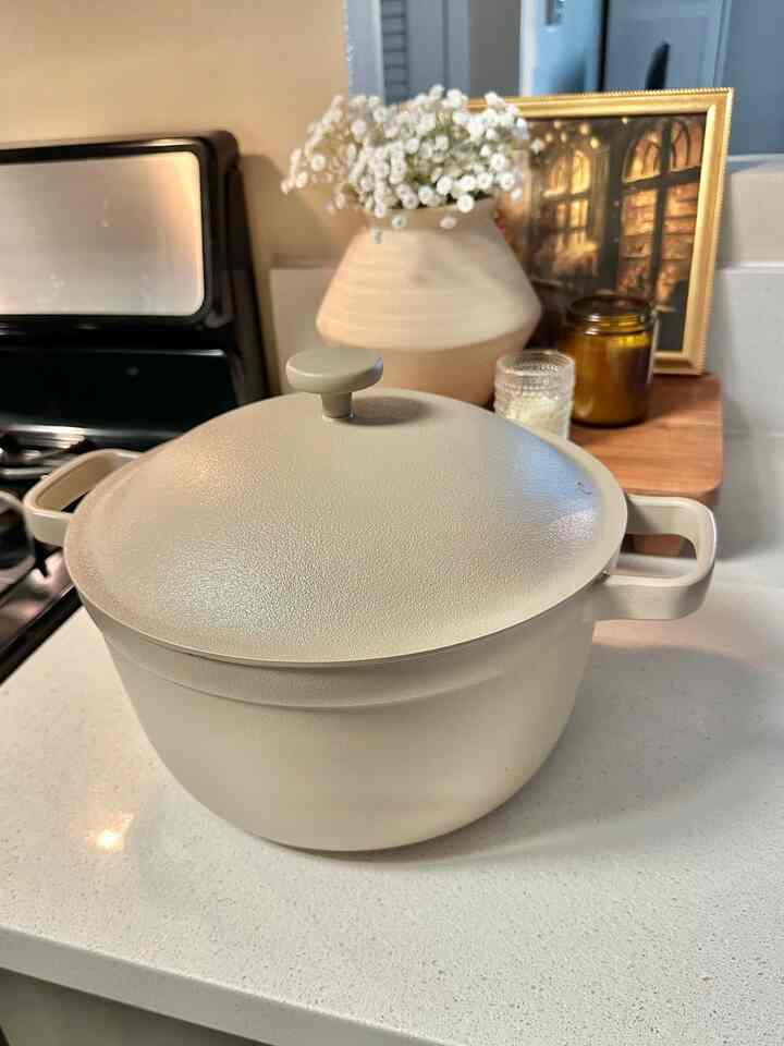 Love the color of this pot! #pot #cooking #baking