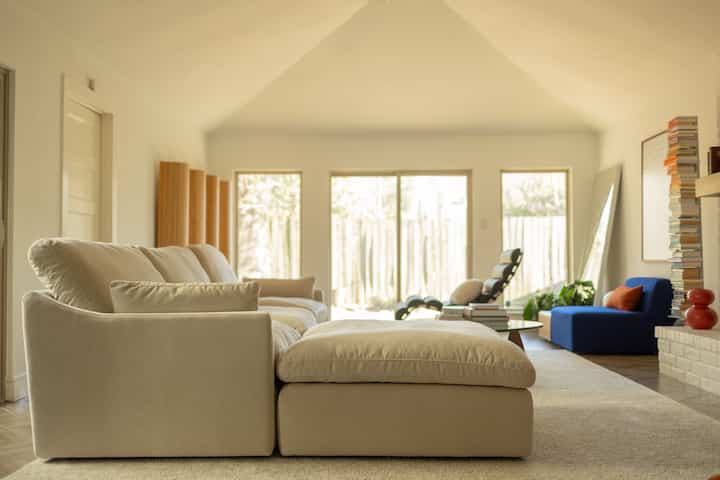 #cozyliving #moderndesign #interiordecor