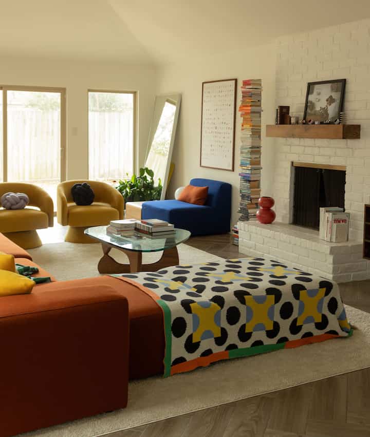 My vibrant and happy living space #interiordecor #moderninterior #livingroom 