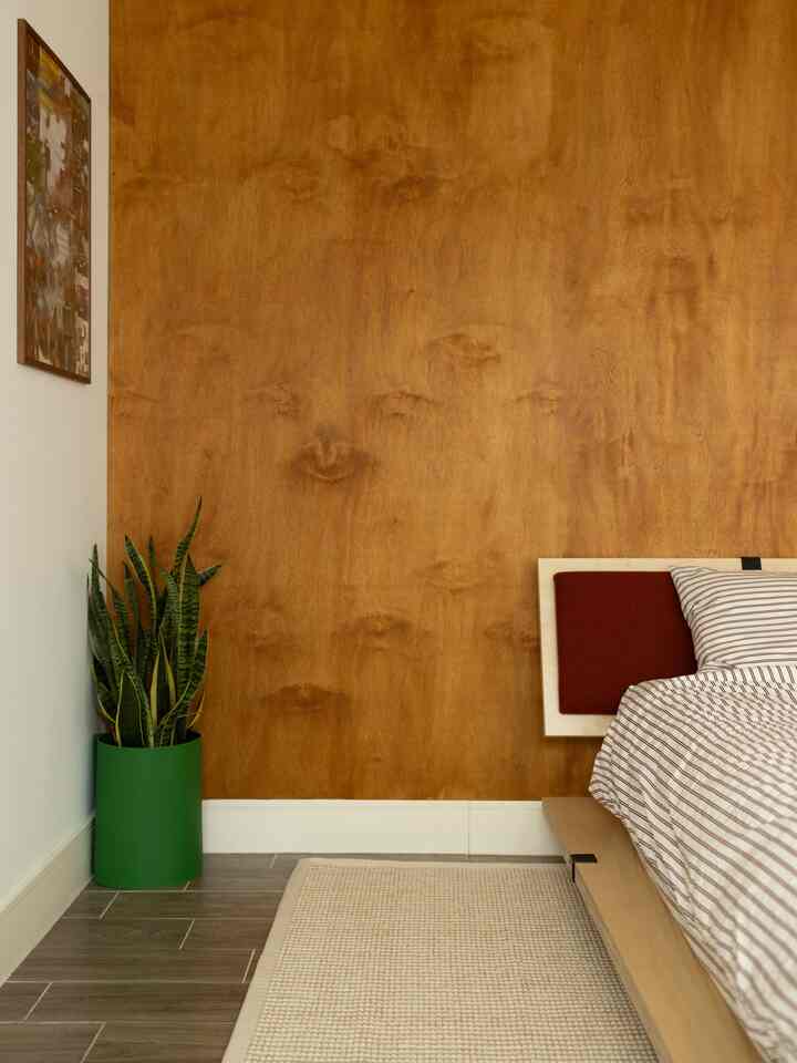 New rug for our room!

#midcenturymodern #modernbedroom #interiordesign