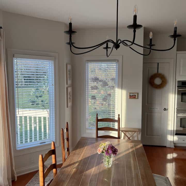 Minimal dinning room #farmhousetable #dinningroom #modernnatural 