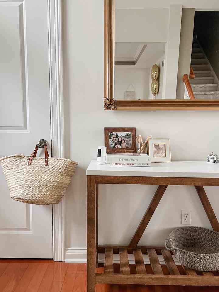 Entryway minimal and neutral  #entryway #entranceinterior #entrancedesign 