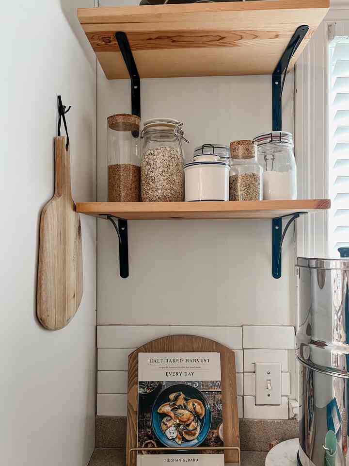 Open  shelves details #kitchenremodeling #openkitchen #openshelves