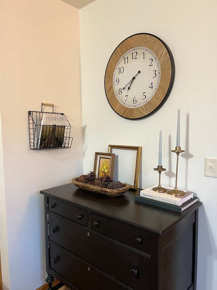This is the other half of our entryway!

#entrywaystyling #diydresser #neutralhome