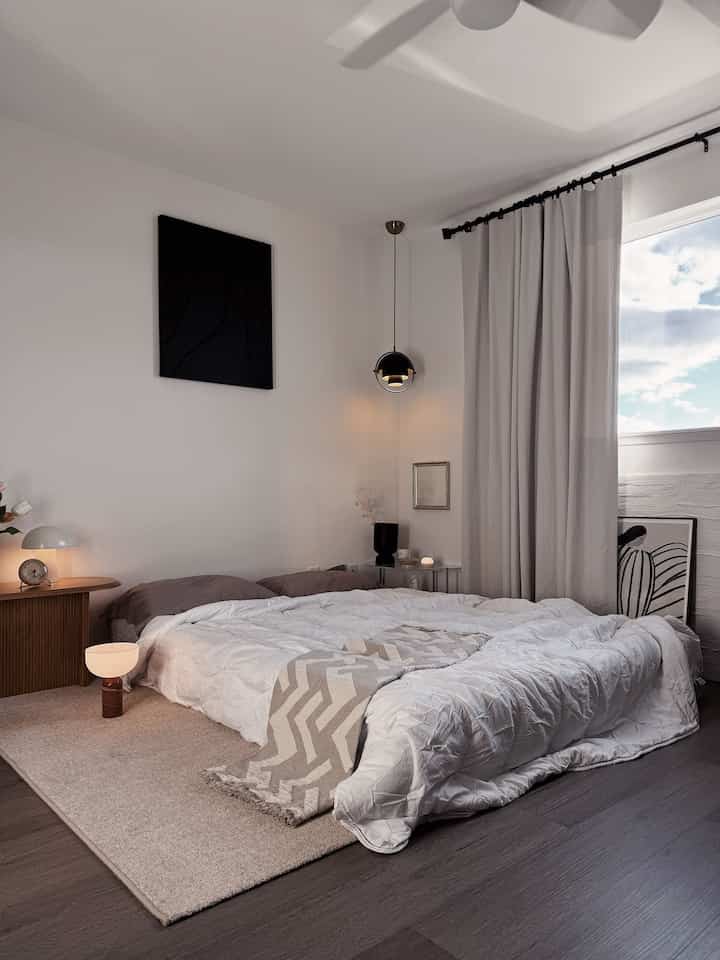 Neutral tone to enjoy calmness and relax our minds.

#bedroom #bedroomdecor #lamp #poster #vintagemirror #rug #curtainstyling #posterinterior #bedroomstyling #myhomevibe #neutralstyling #Nordicinterior #tablelamp 