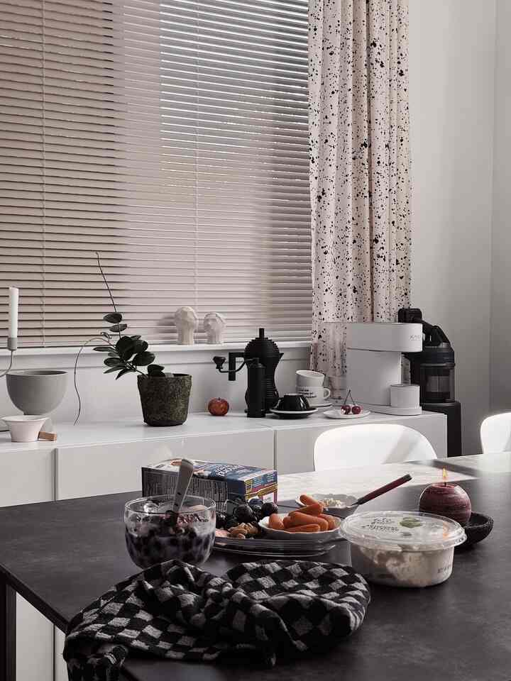 Today’s brunch time in Nuetral and Sensual dining room. 

#diningtable #diningroom #brunch #homecafe #planter #coffemaker #mochapot #overnightoats #coffeemachine  #tablecloth #nutraltone #coffeecup #acmecups #samsung #vacuumcleaner #SamsungBespoke 