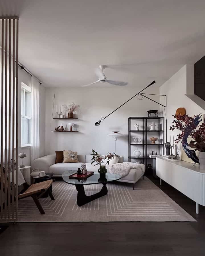 New rug for autumn 🤎

#livingroominterior #livingroom #rug #ruggable #coffeetable #noguchitable #lightinginterior #lamp #decoration #Mid-CenturyModern #homedecor #HermanMiller #Flos #LouisPoulsen #vitra #shelf #shelfinterior #shelfdecoration #myhomevibes