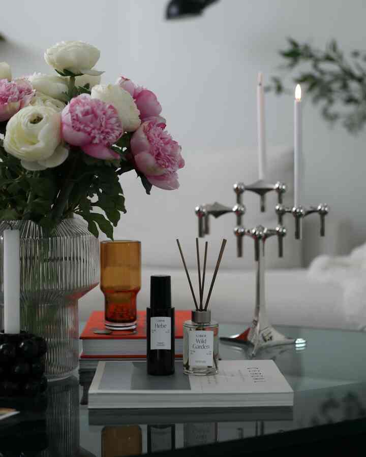 Saya menambahkan aroma ke dalam rumah.

#diffuser #roomspray #candleholder #candle #flower #flowerinterior #livingroom #livingroomdecor #livingroomstyling #Mid-CenturyModern #homedecor #homestyling