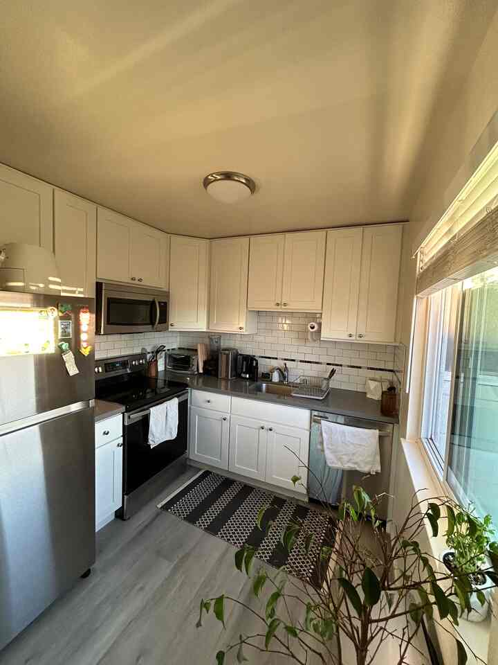 A full view of my minimalist kitchen 👩‍🍳 #kitchen #minimalist #stainlesssteel