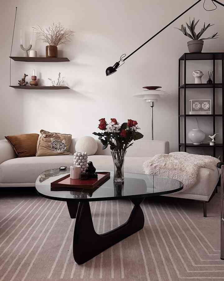 I got a flower gift 💐

#livingroominterior #livingroom #livingroomdecoration #rug #HermanMiller #noguchitable #shelf #shelfdecoration #shelfinterior #flos #LouisPoulsen #woud #plant #flower #Mid-CenturyModern 