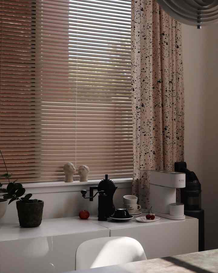 コーヒー ステーション ☕️

#コーヒーマシン #coffeecup #coffeepot #plant #plantinterior #mochapot #coffeemill #Figure #interiorprops