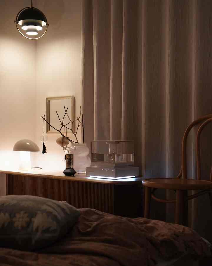 Cozy winter night bedroom interior

#bedroom #bedroominterior #bedding #bedroomdecor #lamp #lighting #lightinginterior #homedecor #ton #tonechair #humidifier #vase #diffuser #vintagemirror #cushion #ornament 