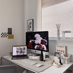 Getting work done in a home office with the sound of Christmas carols!! 🎶
#homeoffice #homeofficedecor #workspace #desk #deskterrier #desksetup #deskinterior #deskdecoration #toolbox #imac #macbook #deskmat #candle #calender #diffuser 