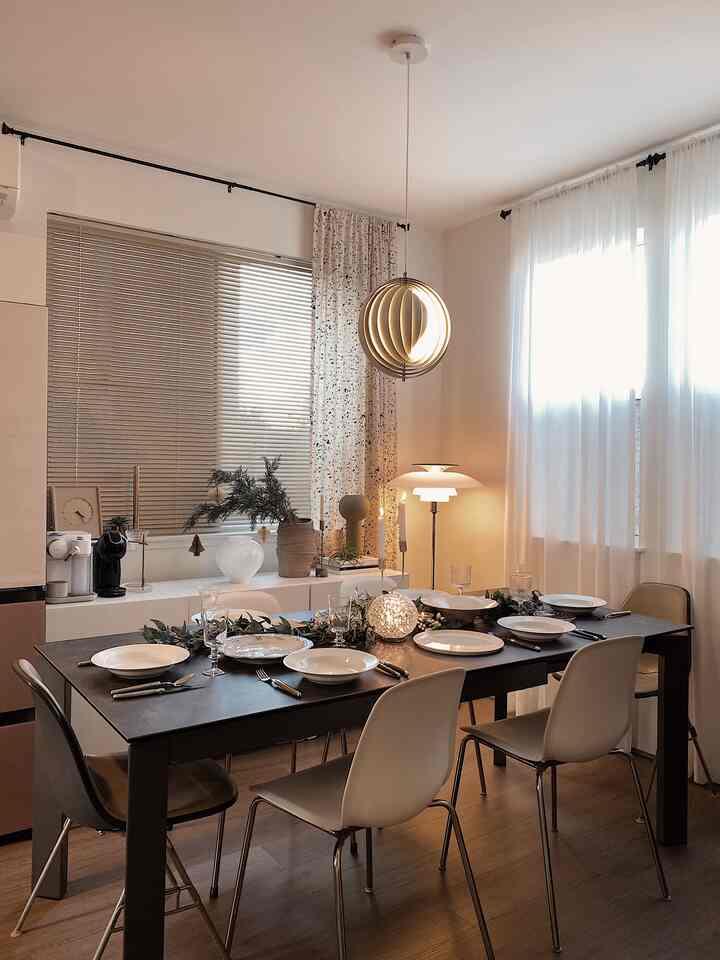 Getting Ready for a home party 🎀

#christmas #ChristmasHomeParty #christmasparty #homeparty #Christmasprops #christmasdecoration #plate #lighting #diningtableinterior #diningtable #diningroom #diningchair #diningroominterior 