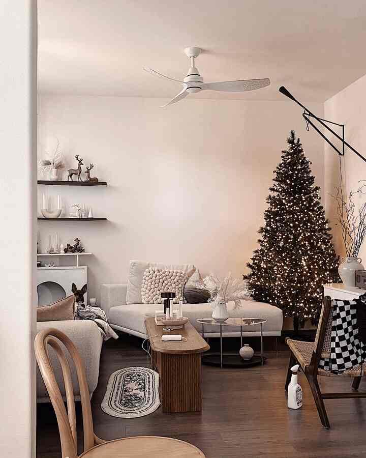 A living room interior filled with a neutral toned winter atmosphere.


#christmas #Christmasprops #christmastree #christmasdeco #chair #coffeetable #shelf #fireplaceconsole #rug #cushion #vase #livingroom #livingroominterior #livingroomdecoration 