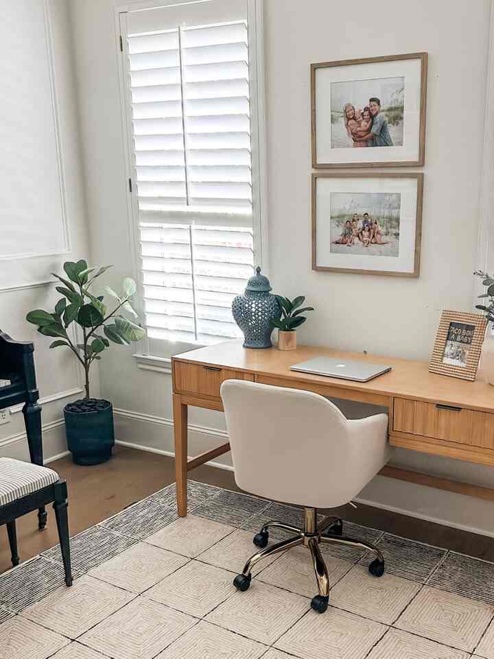 We decluttered our office to start the year fresh! Lots of Target finds #homeoffice #declutter