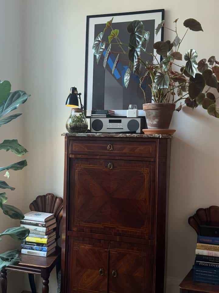 Art deco dresser in living room #vintage #artdeco