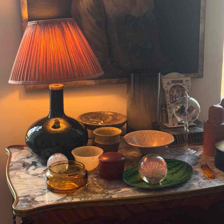 Little art deco collections on the dresser in the living room #artdeco #livingroom