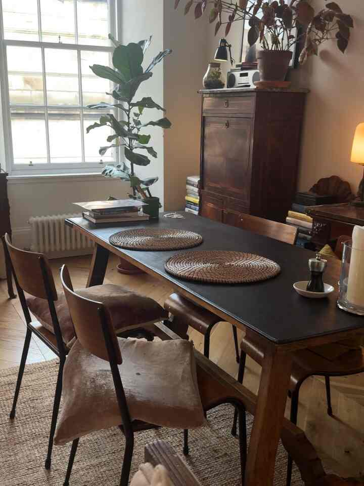 Lovely wooden accents complements jute and velvet in art deco dining #artdeco #academyinterior 