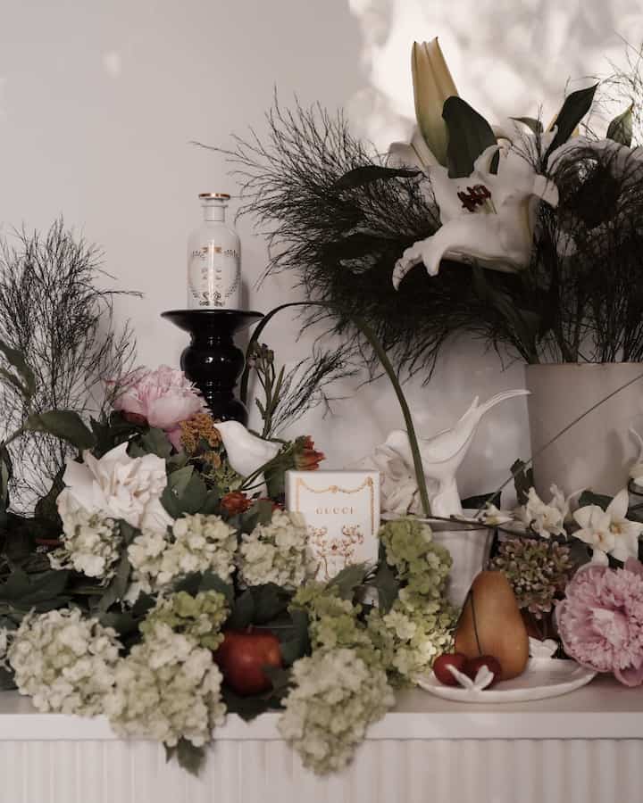 Rekomendasi hadiah untuk hari Valentine
Gucci The Alchemist’s Garden
‘Tears from the moon’

#wewangian #guccibeauty #alchemistsgarden #tearsfromthemoon #perfume #valentinesdaygift #giftrecommendation

#bungabuatan #candleholder #vase #flowerarrangement #flowerinterior